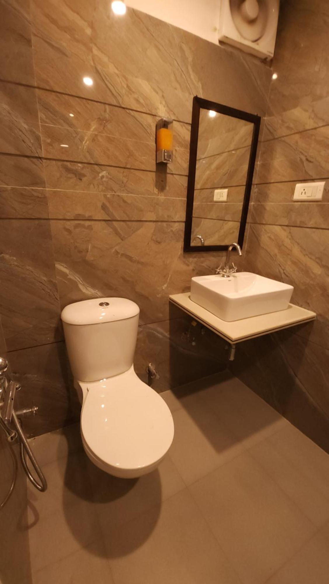 Hotel Vrs Inns Chandigarh Exterior photo