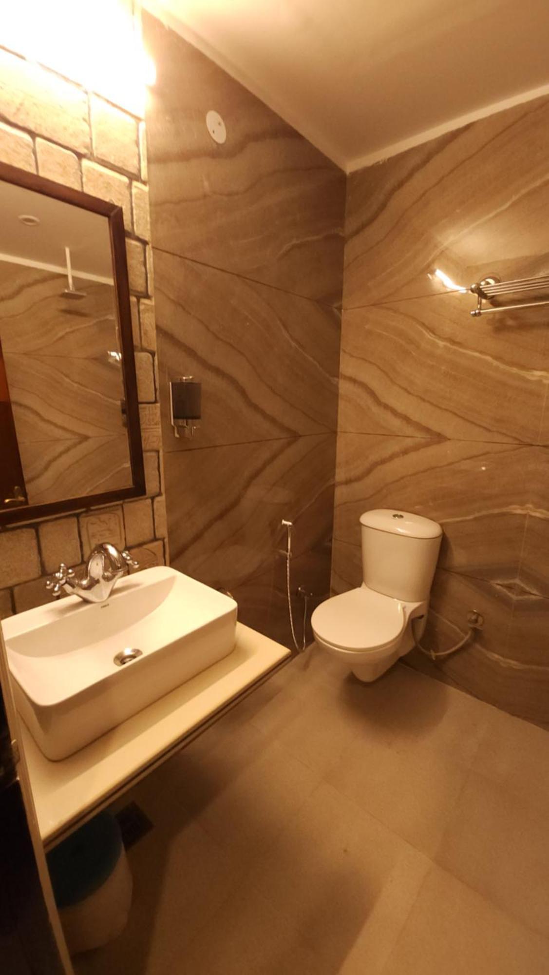 Hotel Vrs Inns Chandigarh Exterior photo