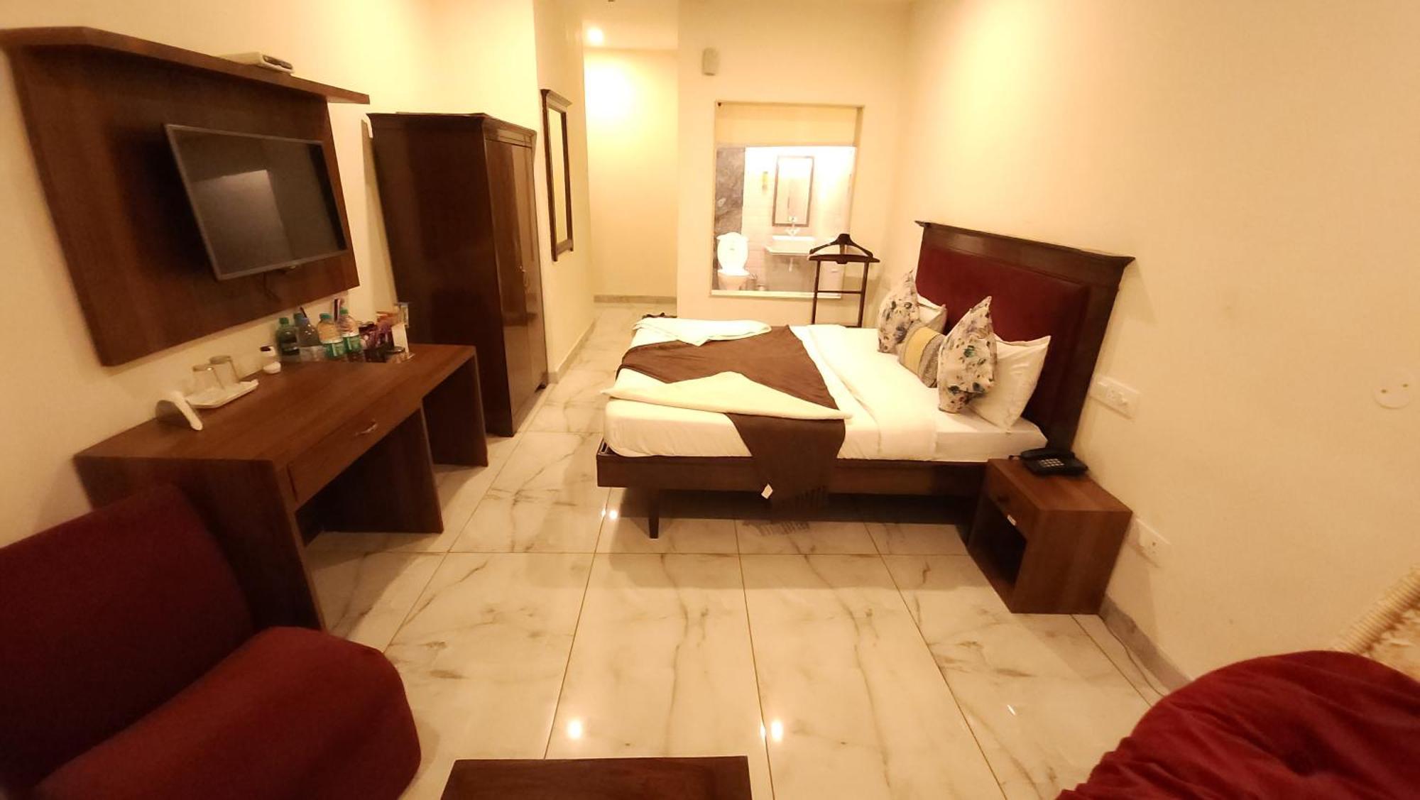 Hotel Vrs Inns Chandigarh Exterior photo